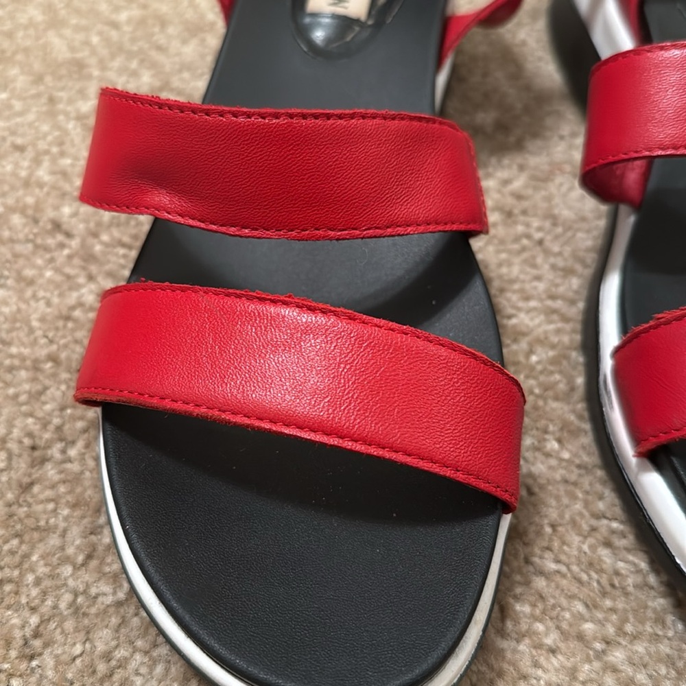 Steve Madden red sandals.. New - Picture 2 of 7